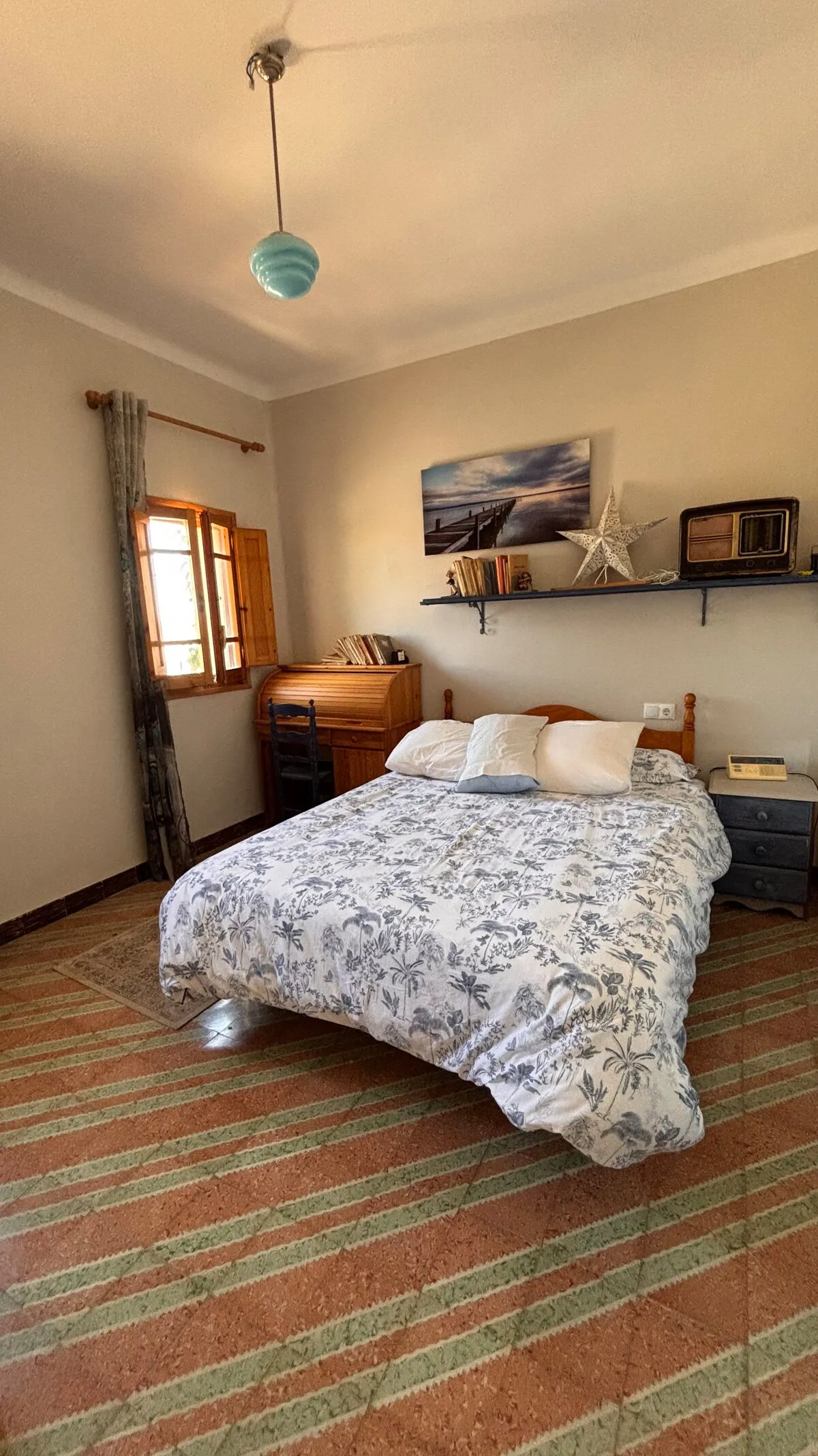 Dormitorio 3 con cama de matrimonio grande
